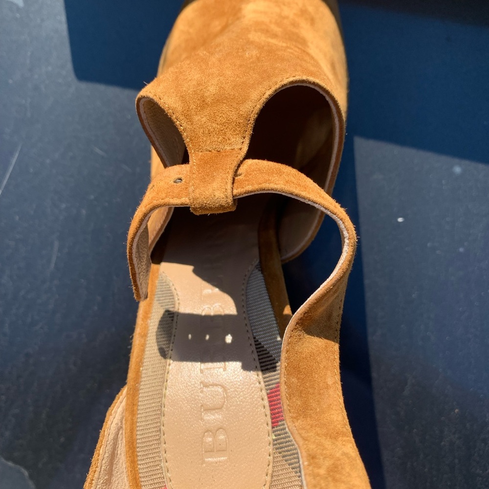 Heels - Picture 3 of 3